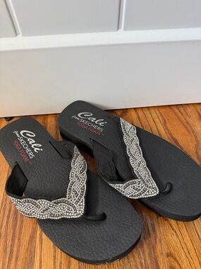 Skechers Black Beaded Thong Sandals